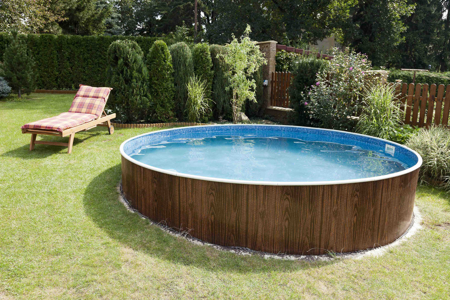Above-Ground vs. In-Ground Pools: Which is Better?