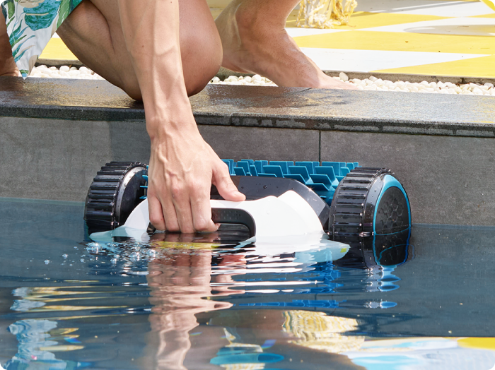 How Do I Choose the Right Pool Vacuum for a Large Pool? Expert Tips