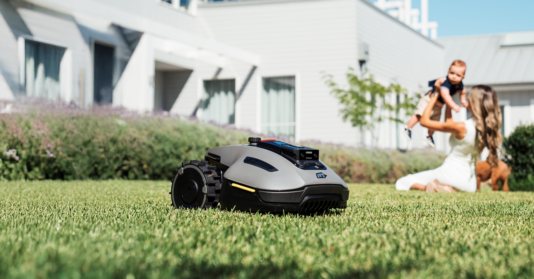 2WD vs. 4WD Robot Mower: Which One is Better for Your Lawn?