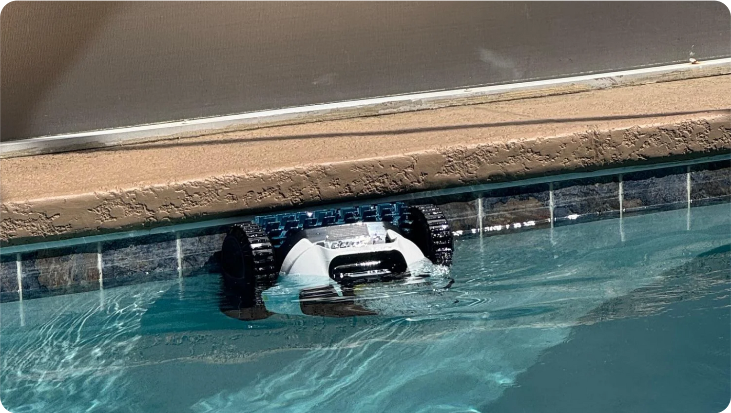 How Do I Choose a Robotic Pool Cleaner?