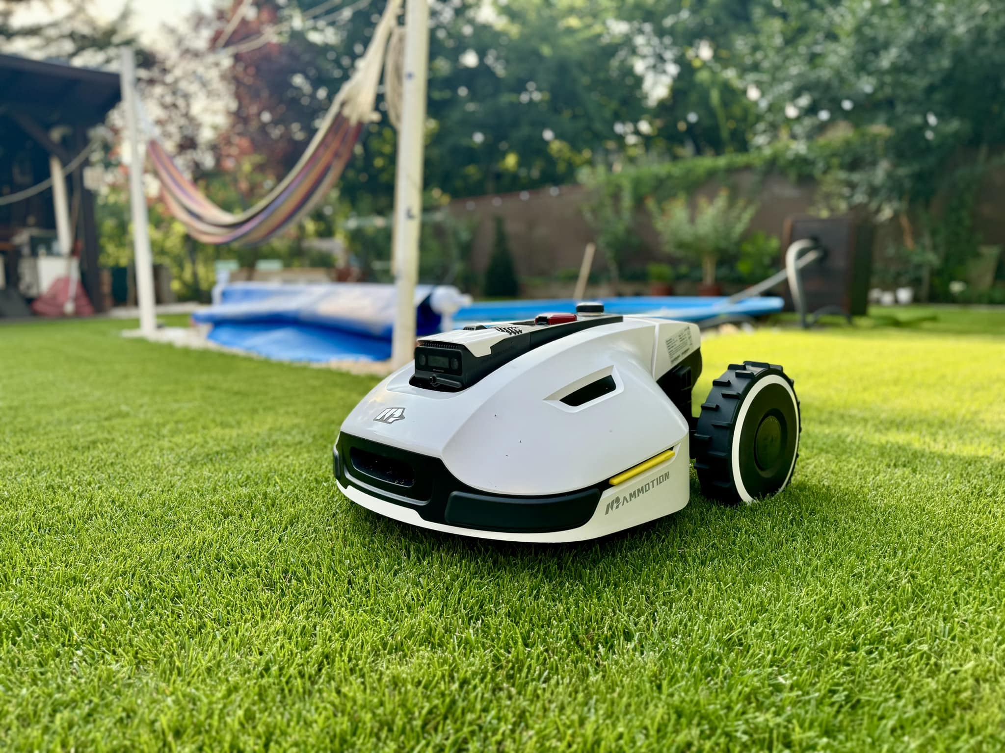 Why choose Mammotion Perimeter Wire Free Robot Lawn Mower